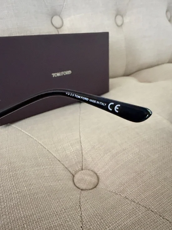 💯authentic Tom Ford Black Cat-Eye Sunglasses with Gold Accents - Picture 5 of 8